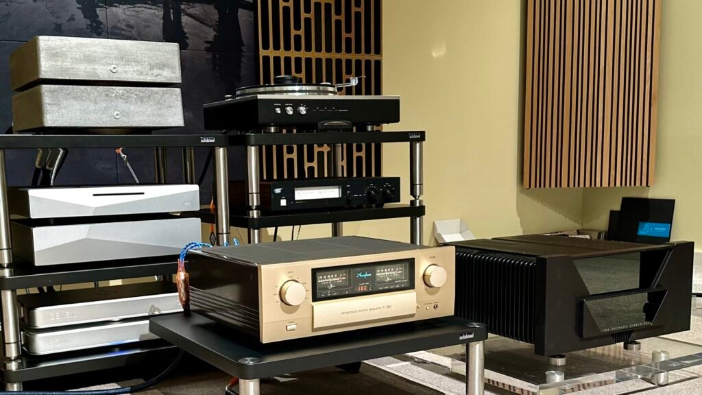 Cinnamon Audio Galle + Accuphase E-380